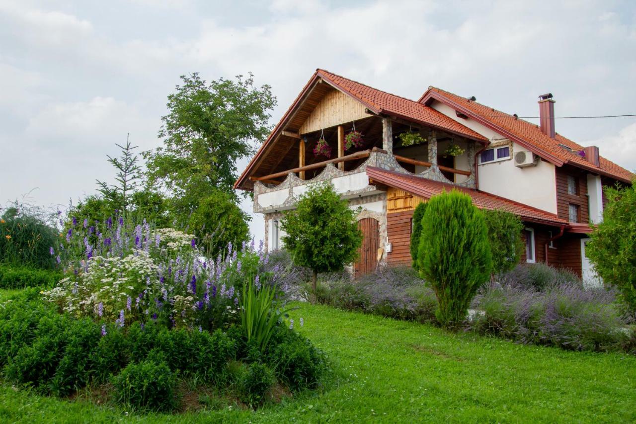 Lavanda Farm Apartmani Rakovica Dış mekan fotoğraf